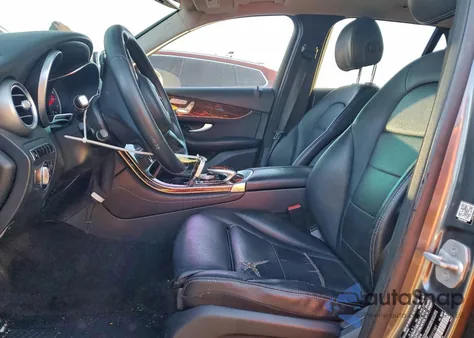 2016 Mercedes-Benz Glc 300 4Matic z USA, uszkodzony, nr VIN WDC0G4KB9GF021481